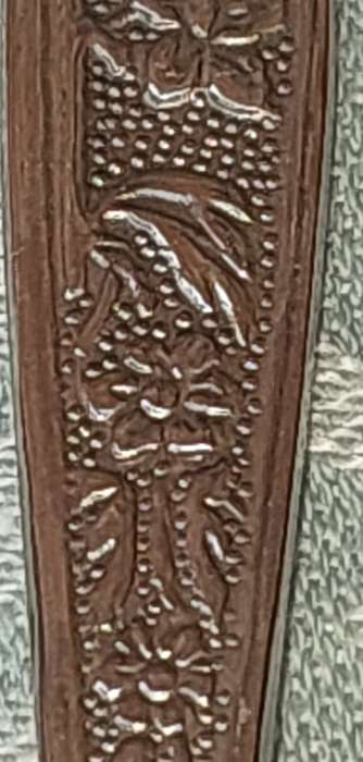 A VINTAGE SET OF 5 TEASPOONS SOLD AS IS