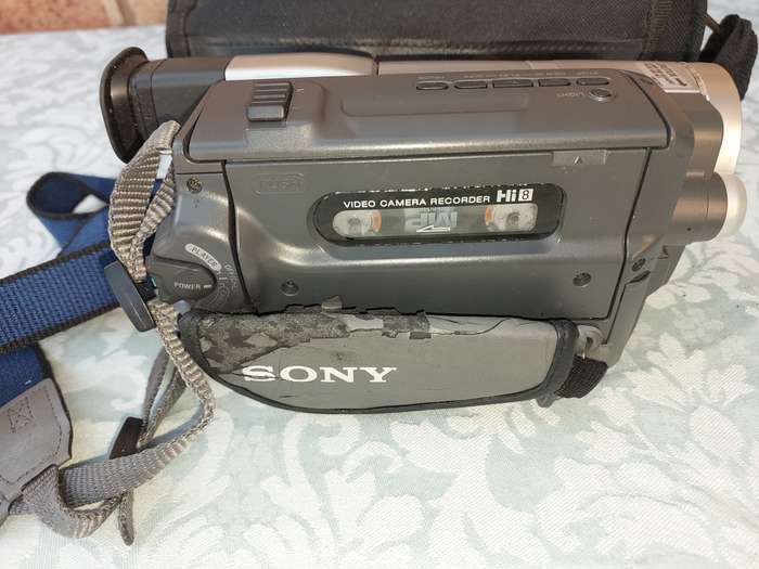 A SONY HANDYCAM  VISION 560X ZOOM O LUX NIGHT SHOT
