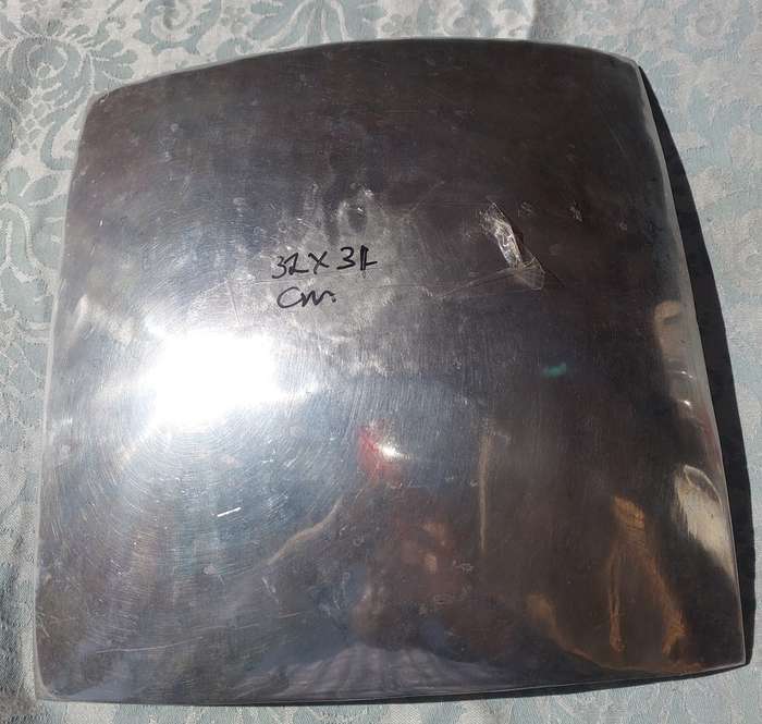 A SQUARE ALUMINUM ALLOY SERVING PLATTER