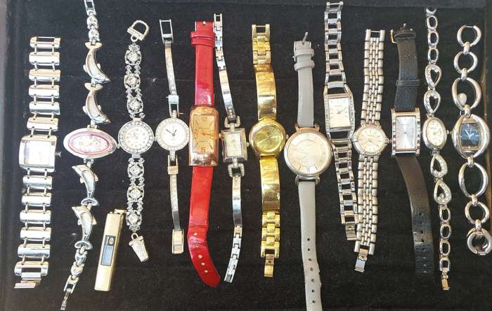 A BULK JOBLOT USED FASHION WATCHES