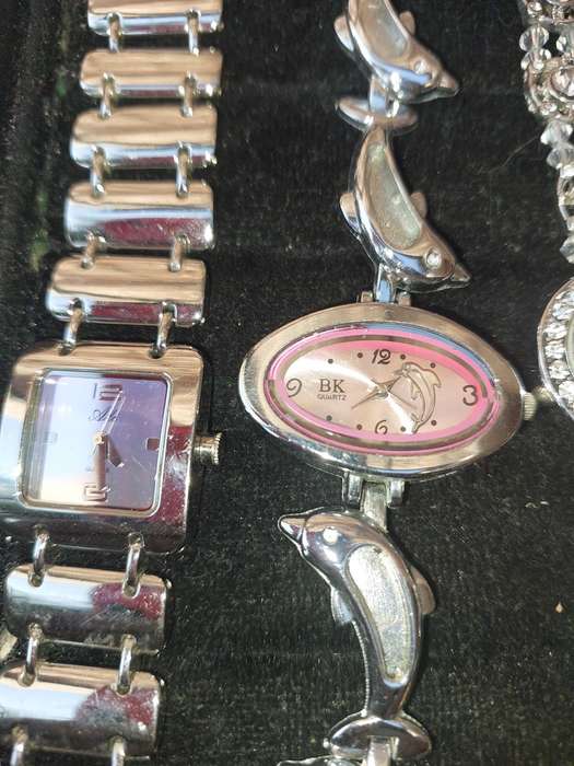 A BULK JOBLOT USED FASHION WATCHES