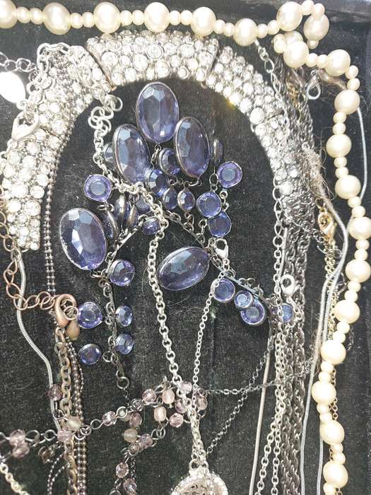 A VINTAGE JOB LOT COSTUME NECKLACES