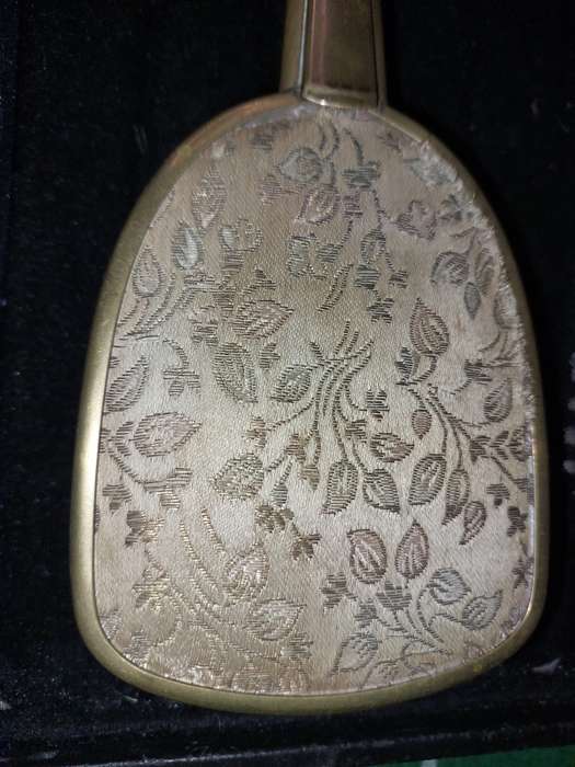 AN ANTIQUE COLLECTION EDWARDIAN BRASS GOLD PLATED HAIR BRUSHES
