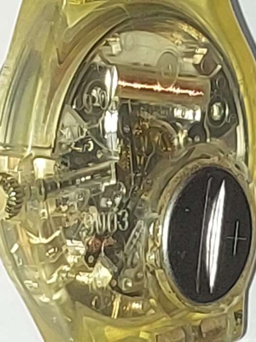 A VINTAGE SWATCH DATE GOLDPLATED 9003