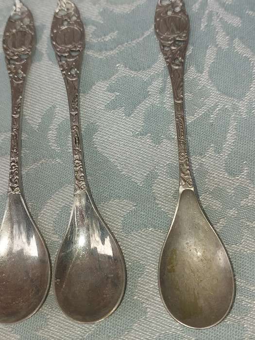 A COLLECTION OF 11 DELF MADE IN HOLLAND TEASPOONS