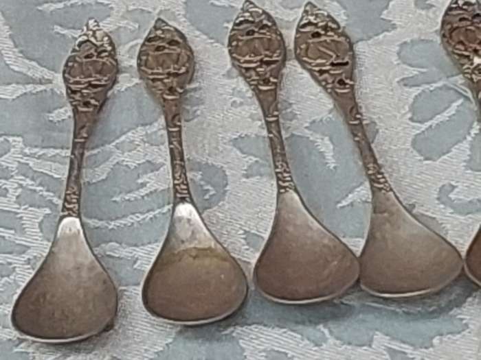 A COLLECTION OF 11 DELF MADE IN HOLLAND TEASPOONS