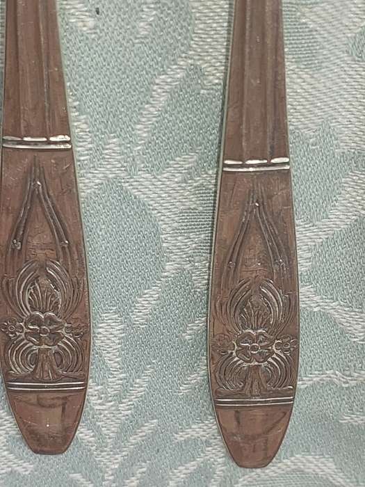 A VINTAGE SET OF SIX FORKS EPNS A1