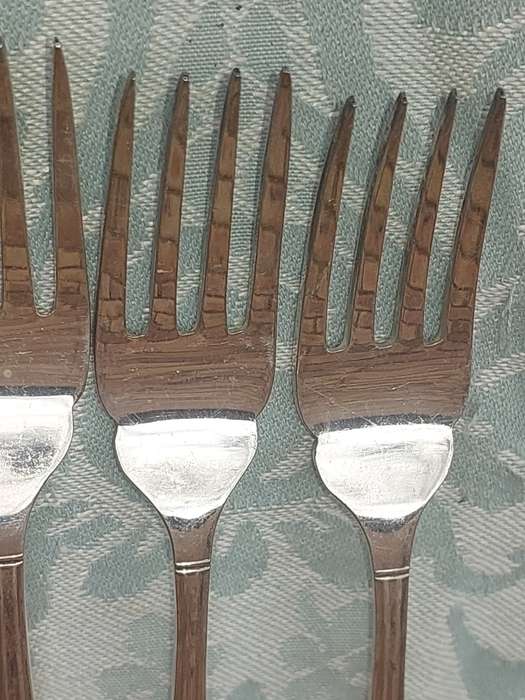 A VINTAGE SET OF SIX FORKS EPNS A1