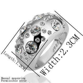 WoW! Absolutely Beautiful! ZWAROVSKI CRYSTAL & RHINESTONE RING. JUST LOOK AT THIS RING... IMPRESSIVE