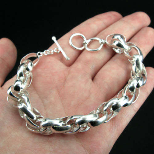 NEW! IMPRESSIVE SILVER BRACELET. BEAUTIFUL!  NEVER BEFORE FOR R1(OPTION TO PURCHASE NECKLACE.