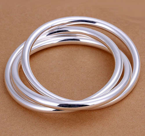 New! BEAUTIFUL SILVER BANGLES SET OF 3. 925 silver Bangles! NEVER BEFORE FOR R1-00!!!!