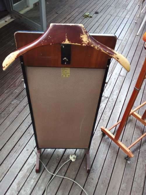 VINTAGE 2 X BUTLER STANDS - 1 X ENGLAND MAKE WITH PRESS/IRON - 1 X OAK BUTLER Compact - 100% WORKING