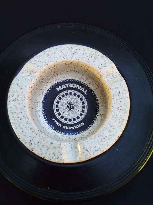 A vintage NATIONAL TYRE SERVICES - Tyre ashtray - 100% Original