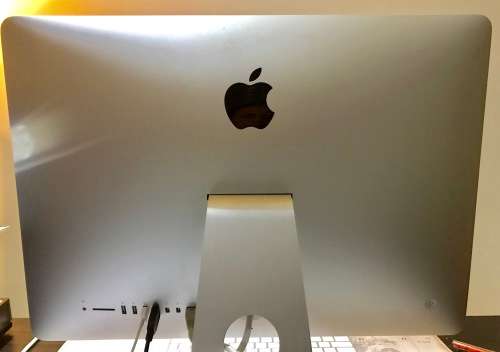 Apple iMac A1418 - Core i5-4570R - 2.7GHz - 21.5" All-in-One - 8 GB RAM - 1TB HDD - 1080p
