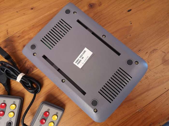 Nintendo Famicom Clone plus games