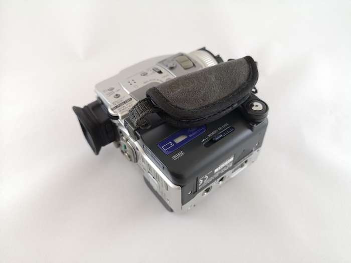 Sony Handycam DCR-PC110E PAL MiniDV Camcorder