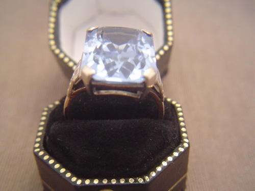 Vintage Art Deco 9ct White and Yellow Gold and Blue Topaz ring