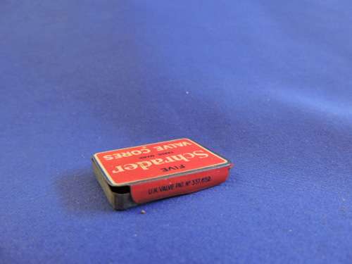 Vintage SCHRADER VALVE CORES Tin Blik