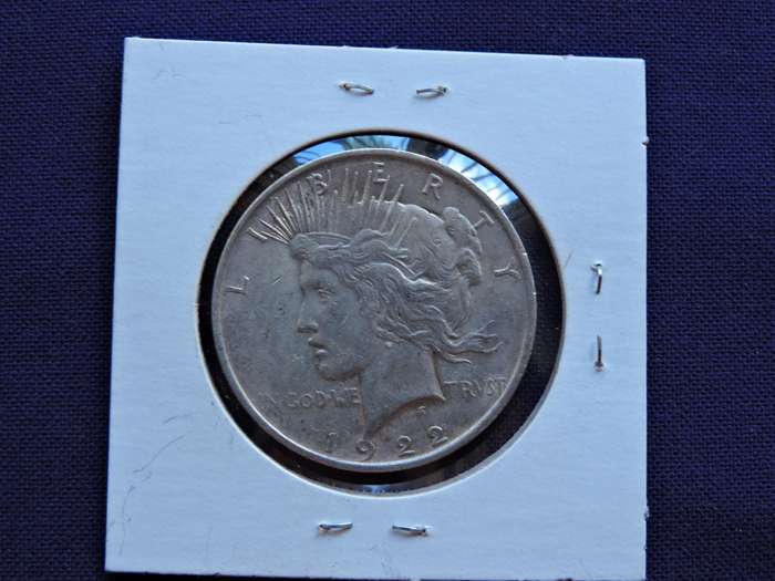 1922 USA Liberty One Dollar Peace Dollar  .900 Silver Coin