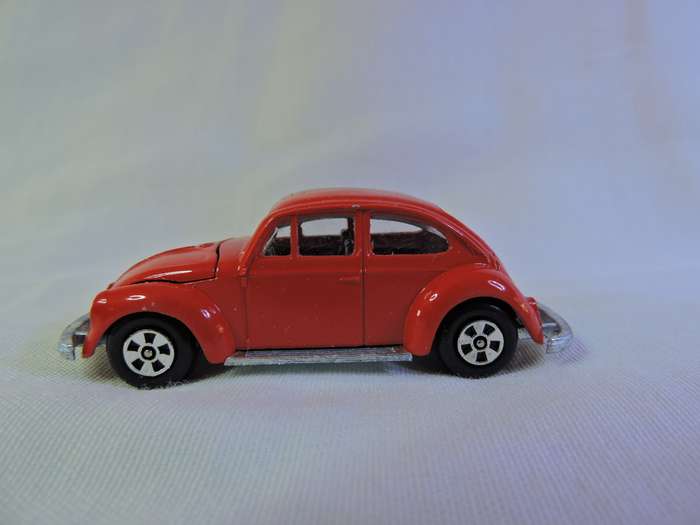 Lintoy Volkswagen VW Beetle 1200 LS ( Red ) MINT IN BOX  like Hot Wheels