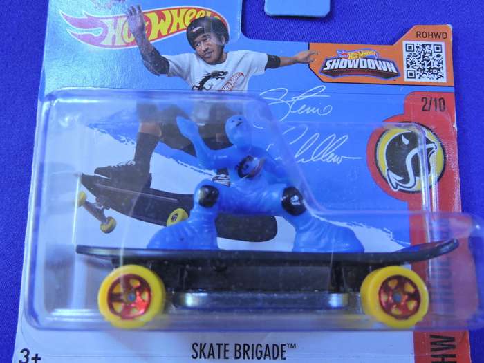 Hot Wheels  Skate Brigade ( Black skateboard )
