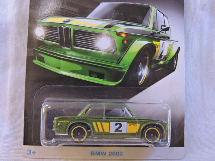 Hot Wheels BMW 2002 ( Green #2 )  Long Card 4/8