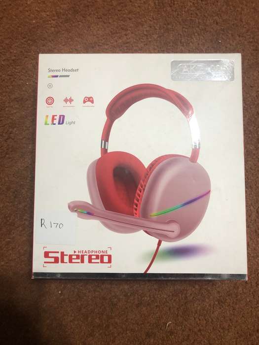 Pack of Six Headphones