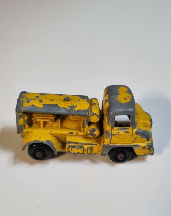 Matchbox Lesney Ford Thames Trader Compressor Truck #28B