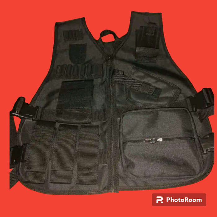 TACTICAL VEST