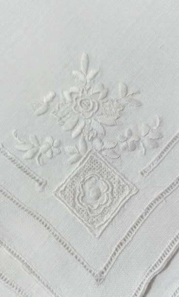 Eleven vintage linen Italian dinner napkins /serviettes
