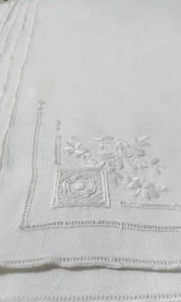Eleven vintage linen Italian dinner napkins /serviettes