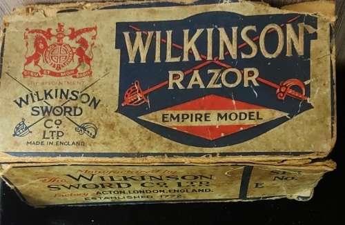 VINTAGE WILKINSON RAZOR SET WITH ORIGINAL BLADES AND POUCH