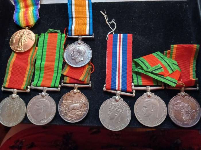 8 X WW1 AND WW2 MEDALS FOR 3 X HARDING FAMILY MEMBERS WITH DISCHARGE , MEDAL & BAPTISM CERTIFICATES