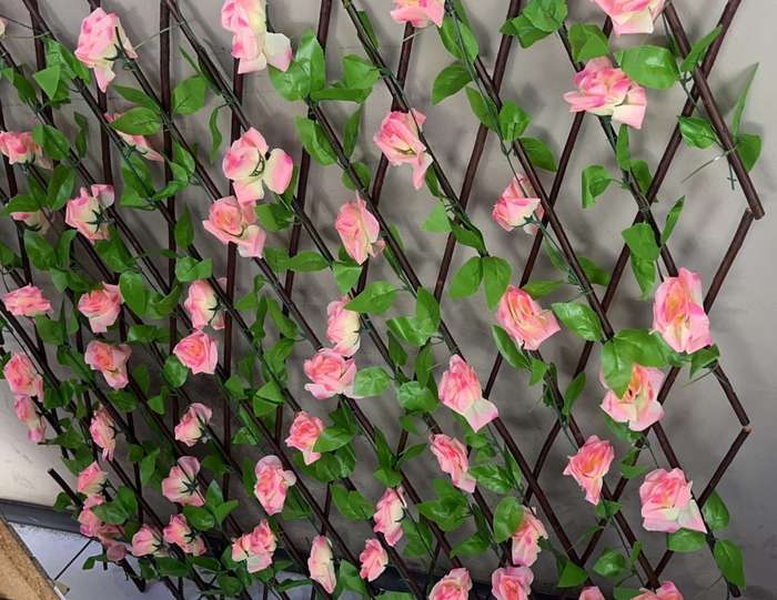 110cm Wooden Hedge with Artificial Flower Fence Screen Expanding Trellis