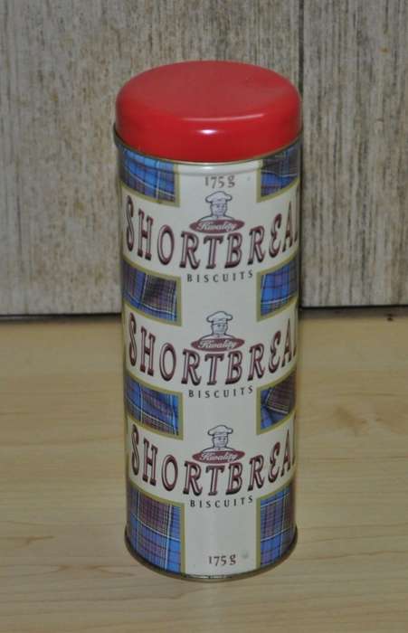 Vintage Kwality Shortbread Biscuits Tin manufactured by Blue Lion Manufacturing