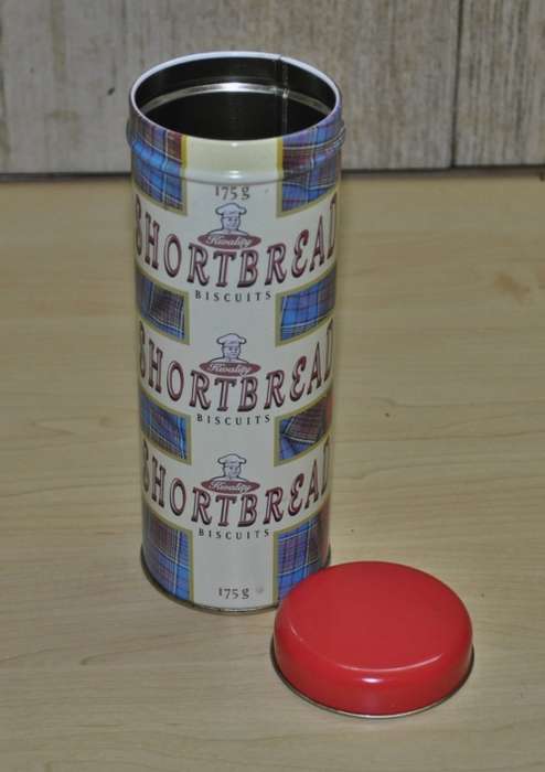 Vintage Kwality Shortbread Biscuits Tin manufactured by Blue Lion Manufacturing