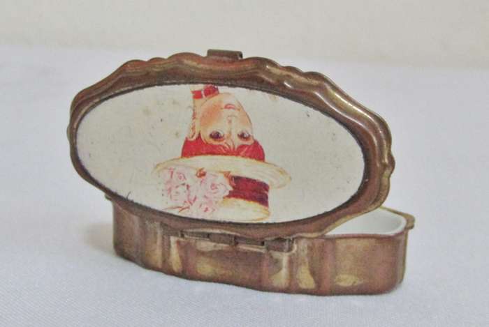Vintage gilt copper lined pillbox with portrait decoration of young lady