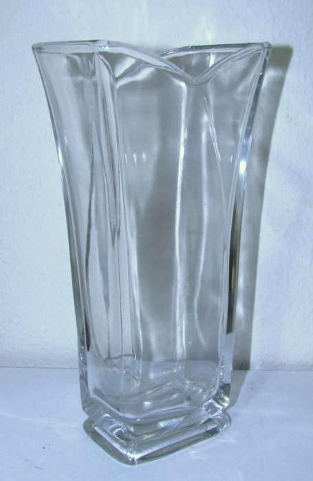 Contemporary Bormioli Rocco Vinciana Flower Vase - Made in Italy