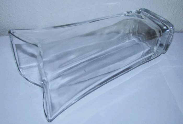Contemporary Bormioli Rocco Vinciana Flower Vase - Made in Italy