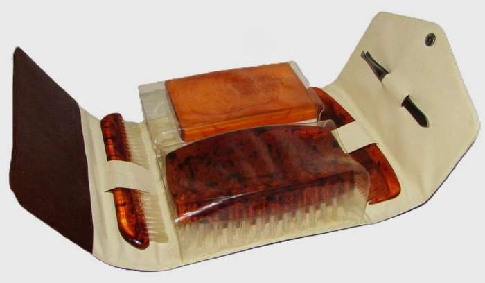 Retro 1960s/70s Men's Travel Valet Kit