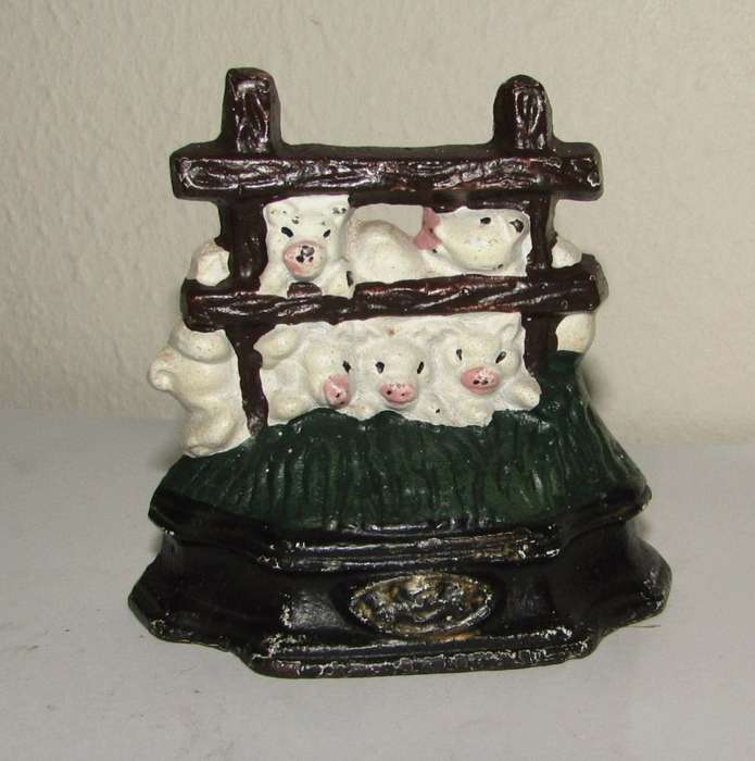 Vintage Cast Iron Novelty Doorstop - Five Pigs behind a Fence