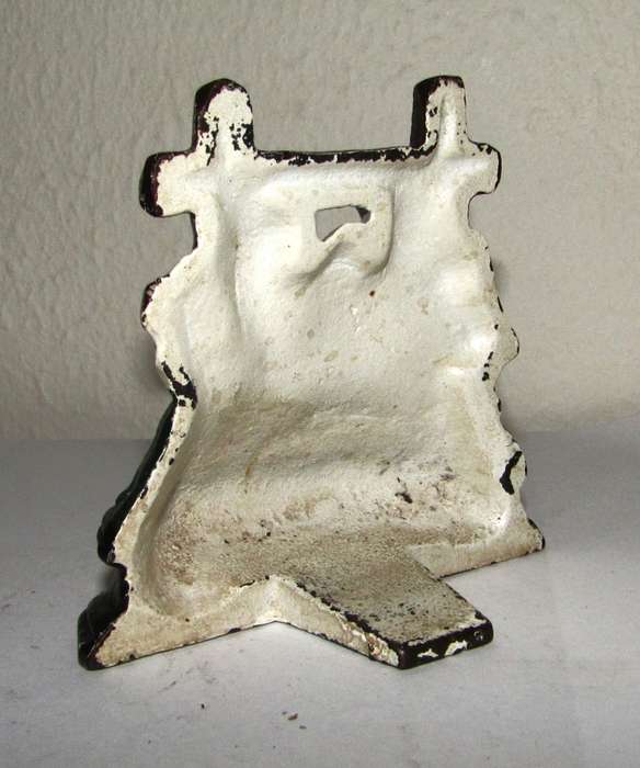 Vintage Cast Iron Novelty Doorstop - Five Pigs behind a Fence