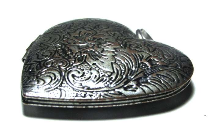 Vintage Silver Plated Engraved Heart Shaped Photo Locket