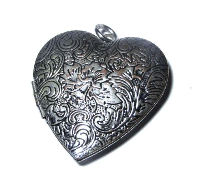 Vintage Silver Plated Engraved Heart Shaped Photo Locket