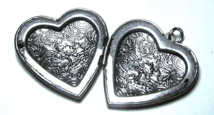 Vintage Silver Plated Engraved Heart Shaped Photo Locket