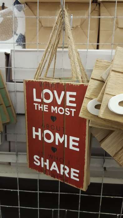 CLEARANCE SALE!! Love sign!!! See other clearance auctions!