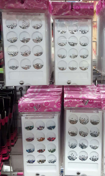 REDUCED TO CLEAR!!! Nail art set. View other clearance auctions!