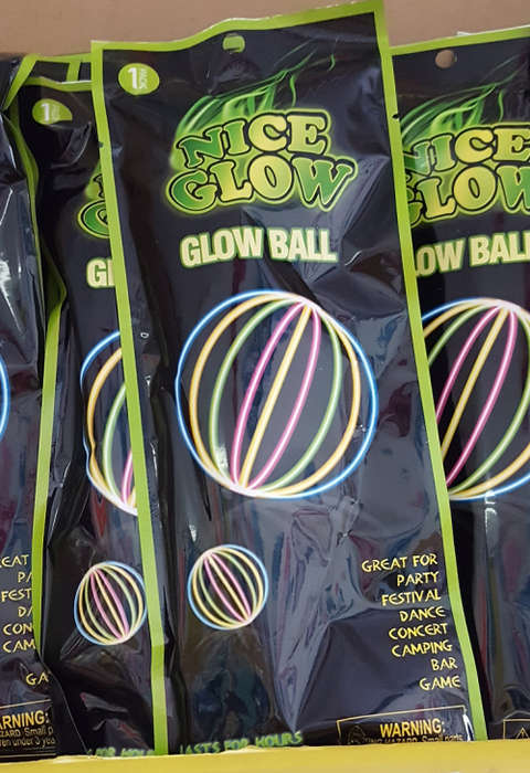 Glow ball!! REDUCED TO CLEAR!! See other clearance auctions!