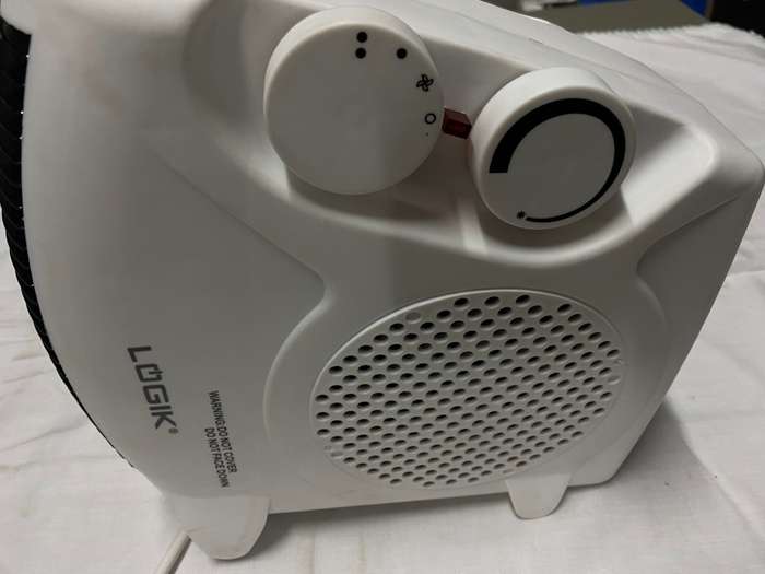 LOGIK 2000W FAN HEATER