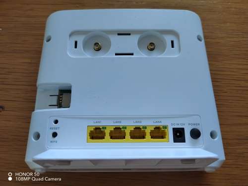ZYXEL LTE3202-M430 ROUTER (It take a SIM CARD)